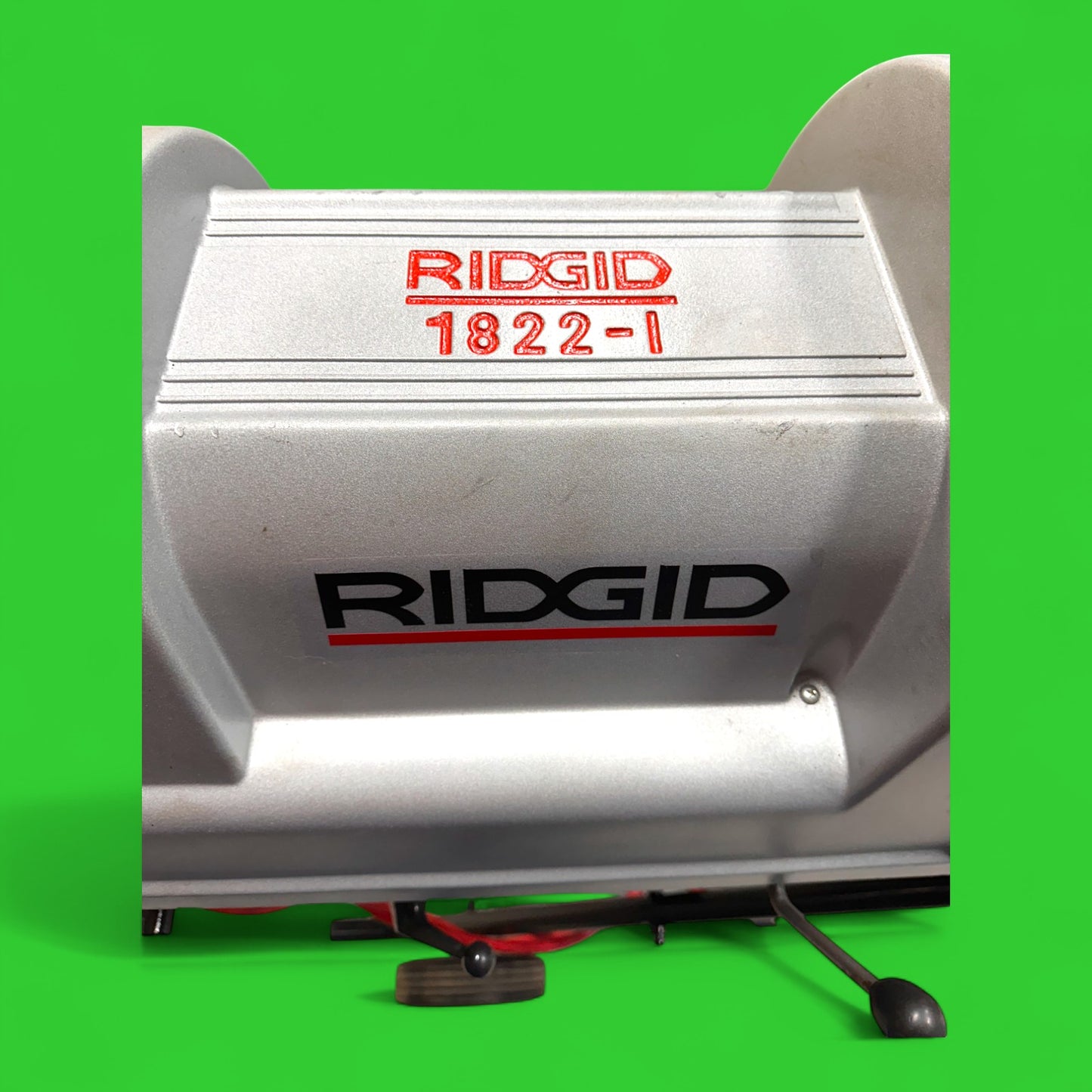 RIDGID 1822-I PIPE THREADER WITH 811 DIE HEAD,REAMER ,CUTTER AND FOOTSWITCH