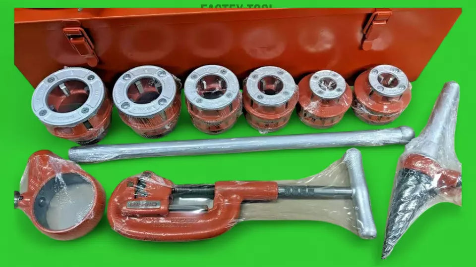 RIDGID 700 COMPLETE, WITH 12R DIE SET 1/2 -2", 141 , AND MORE, SEE DESCRIPTION