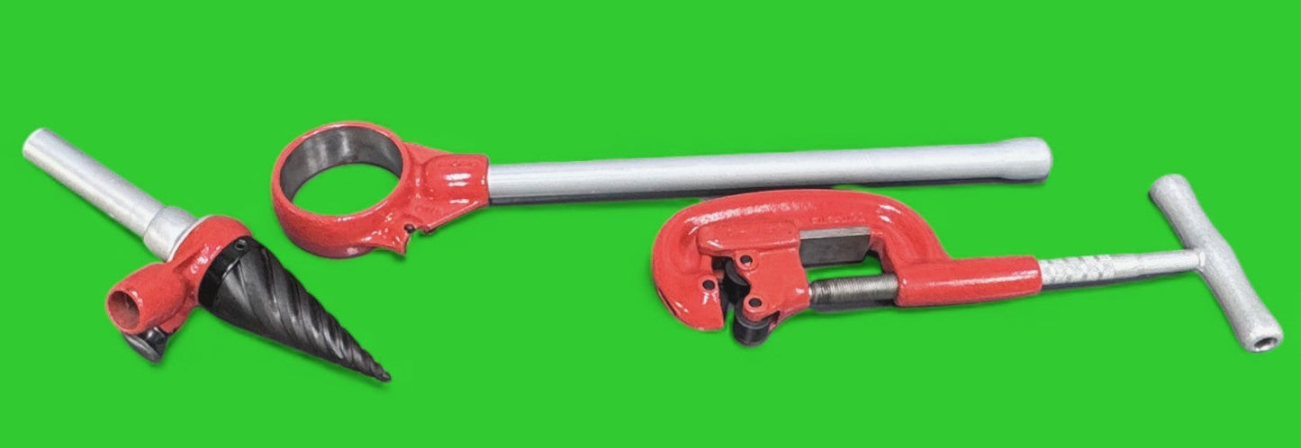 RIDGID 41935 700 POWER DRIVE, 12R PVC 1/2''-2'' DIE SET, REAMER, CUTTER AND TOOL BOX